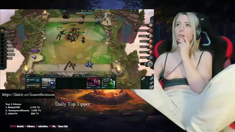 Snapshot of kimilee22 chatting on 02.12.25 Wolfs Girl online show from 02.12.25