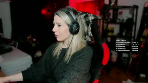 Snapshot of kimilee22 chatting on 02.26.25 Wolfs Girl online show from 02.26.25