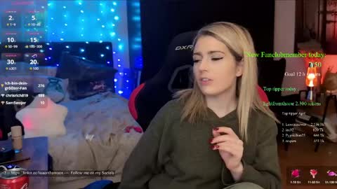 Wolfs Girl online show from 04.12.26