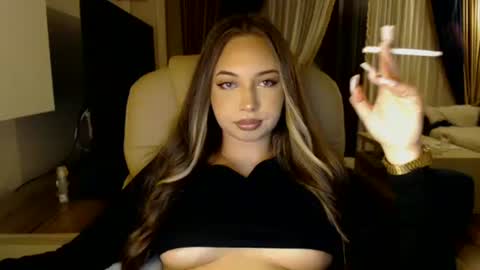 Kim Lee  online show from 02.17.25