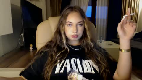 Kim Lee  online show from 03.01.25