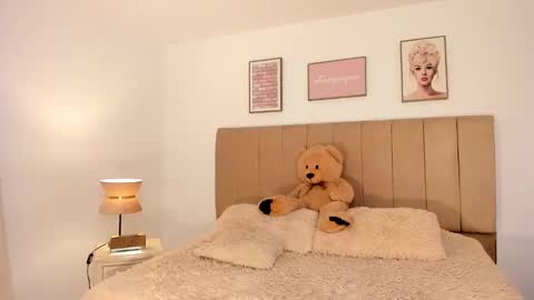 Kim  online show from 02.26.25