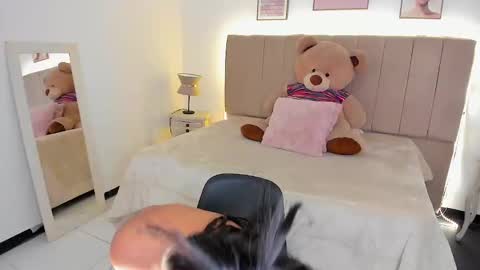 Kim  online show from 11.14.25