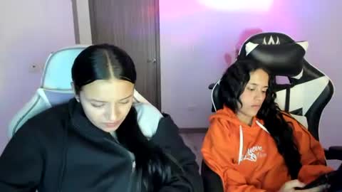 Snapshot of kimmi_foxy chatting on 10.02.25 kimmi online show from 10.02.25