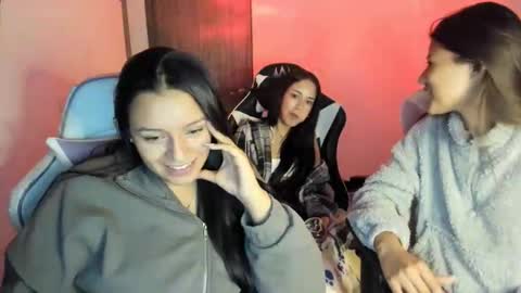 Snapshot of kimmi_foxy chatting on 10.28.25 kimmi online show from 10.28.25