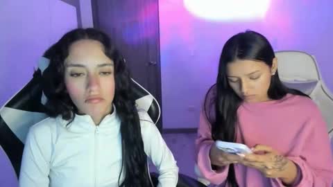 Snapshot of kimmi_foxy chatting on 11.21.25 kimmi online show from 11.21.25