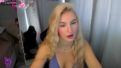 Snapshot of kimmy1_powell chatting on 06.27.26 kimmy1_powell online show from 06.27.26