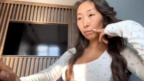 Snapshot of kimmy_sunn chatting on 09.29.25 Kimmy online show from 09.29.25