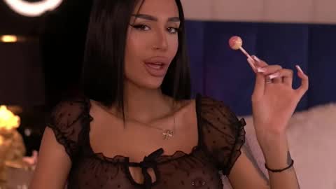 Snapshot of kimnatty chatting on 10.29.25 Kim online show from 10.29.25