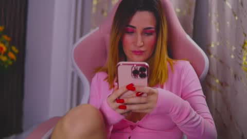 Snapshot of kimskye chatting on 02.13.25 KimSkye online show from 02.13.25