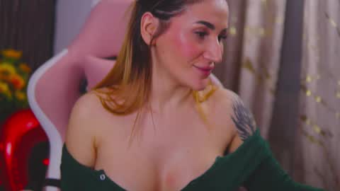 Snapshot of kimskye chatting on 02.15.25 KimSkye online show from 02.15.25