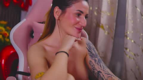 Snapshot of kimskye chatting on 02.15.25 KimSkye online show from 02.15.25