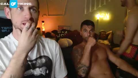 Snapshot of king_cal_ chatting on 12.04.24 king_cal_ online show from 12.04.24