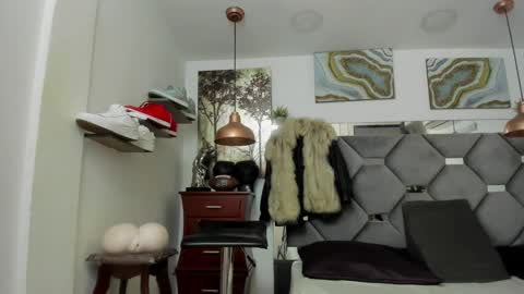 HOT MEN BLACK online show from 02.14.25