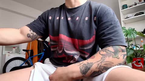 Snapshot of king_master_juan chatting on 12.04.24 The Best Master online show from 12.04.24