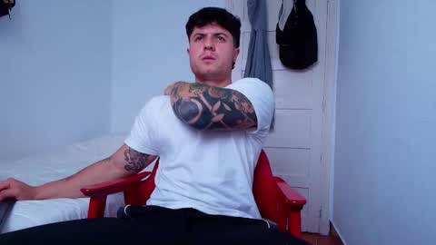 Snapshot of king_master_juan chatting on 10.23.25 The Best Master online show from 10.23.25