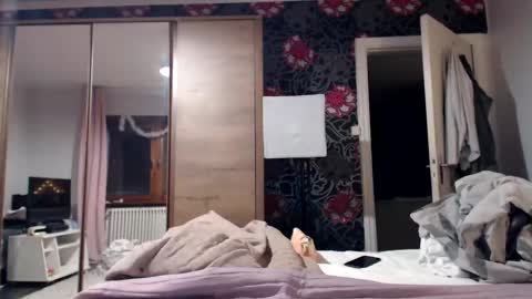 sexysexyhotwetpinkredpussy online show from 12.22.24