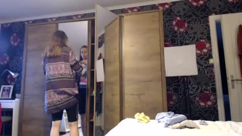 sexysexyhotwetpinkredpussy online show from 07.12.26