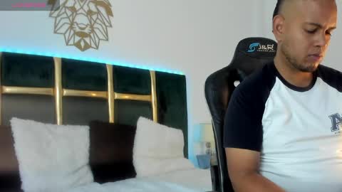 Snapshot of kingg_jay chatting on 05.14.26 kingg_jay online show from 05.14.26