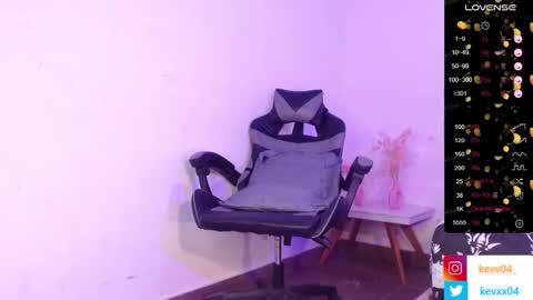 Snapshot of kingparker1 chatting on 10.25.25 A L E X online show from 10.25.25