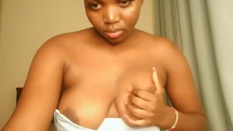 Snapshot of kinky_lola1 chatting on 09.24.25 Lola online show from 09.24.25