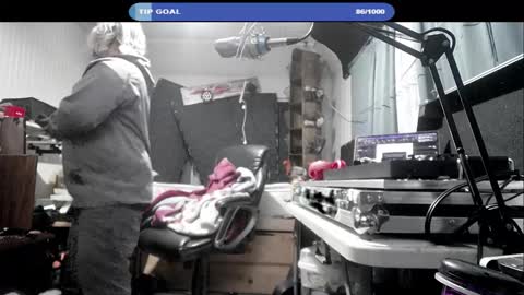 Snapshot of kinkybiguy14 chatting on 09.16.25 Kinky Cassie online show from 09.16.25