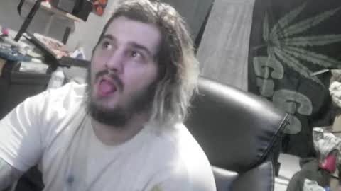 Snapshot of kinkybiguy14 chatting on 01.09.26 Kinky Cassie online show from 01.09.26