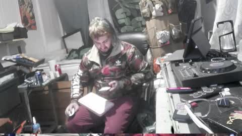 Snapshot of kinkybiguy14 chatting on 02.01.26 Kinky Cassie online show from 02.01.26