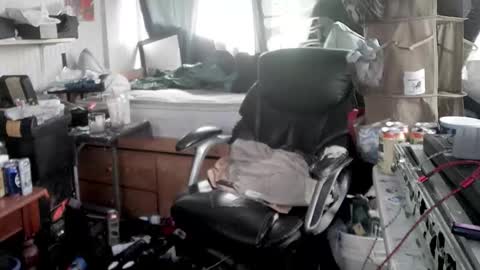 Snapshot of kinkybiguy14 chatting on 02.19.26 Kinky Cassie online show from 02.19.26