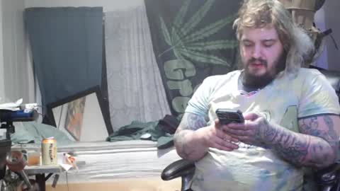 Snapshot of kinkybiguy14 chatting on 03.01.26 Kinky Cassie online show from 03.01.26