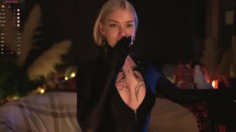 kinkylina_ online show from 12.23.24