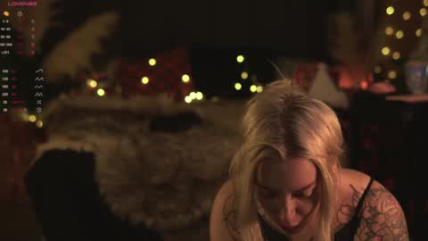 kinkylina_ online show from 12.27.24