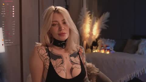 kinkylina_ online show from 02.19.25