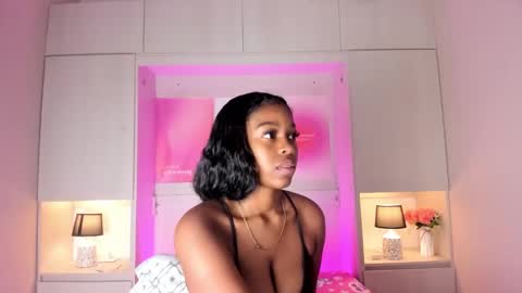 M A R A  online show from 12.02.25