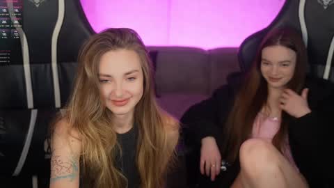 Snapshot of kira0541 chatting on 03.19.26 Sweet girls online show from 03.19.26