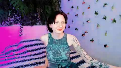 Snapshot of kira__cutie chatting on 06.19.26 Kira online show from 06.19.26