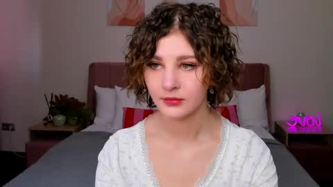 Snapshot of kira_fluffy chatting on 05.25.26 Kira online show from 05.25.26