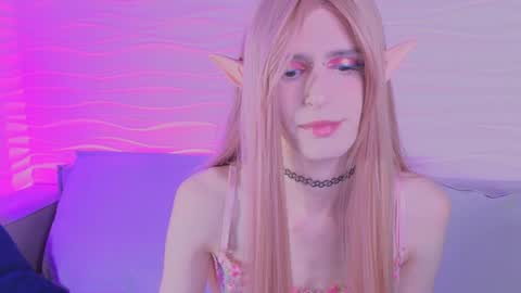 Snapshot of kira_long chatting on 10.02.25 MADI online show from 10.02.25