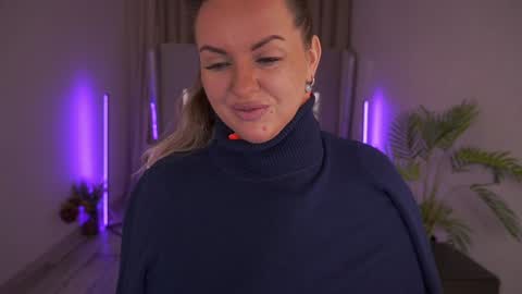 Snapshot of kiracandys chatting on 02.02.25 Kira online show from 02.02.25