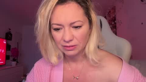 Snapshot of kiradivine chatting on 12.07.24 KiraDivine online show from 12.07.24