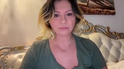 Snapshot of kiradivine chatting on 01.06.26 KiraDivine online show from 01.06.26