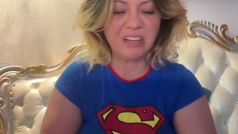 Snapshot of kiradivine chatting on 01.13.26 KiraDivine online show from 01.13.26