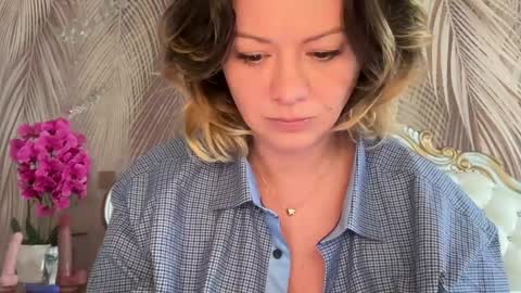 KiraDivine online show from 03.17.26