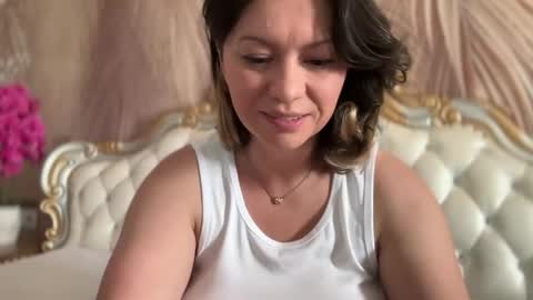 KiraDivine online show from 05.22.26