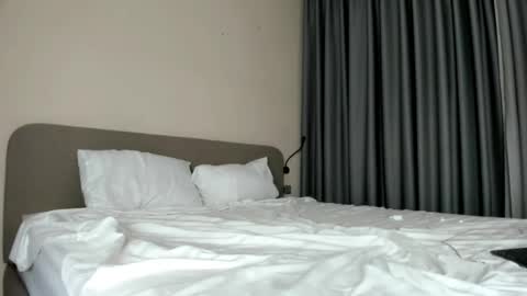 Snapshot of kiraempire chatting on 10.22.25 love you online show from 10.22.25