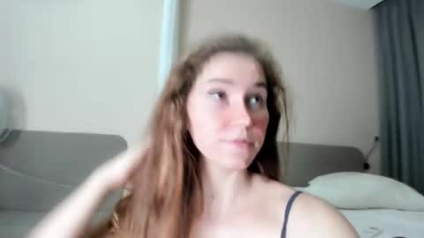 Snapshot of kiraempire chatting on 11.04.25 love you online show from 11.04.25