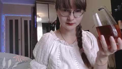 KiraGoldens online show from 09.25.25