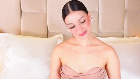 kira online show from 12.13.25