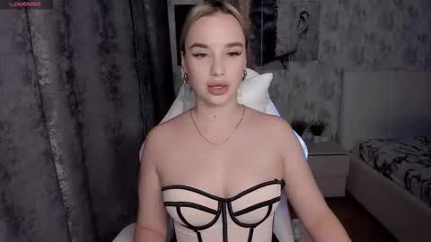 kirakrox online show from 10.13.25