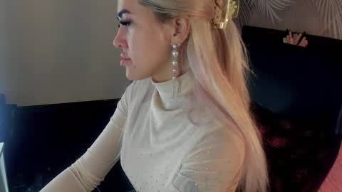 Kira online show from 11.02.25